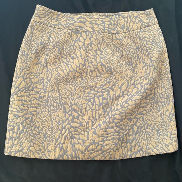 The Loft Skirt in size 2 - Picture 3 of 3